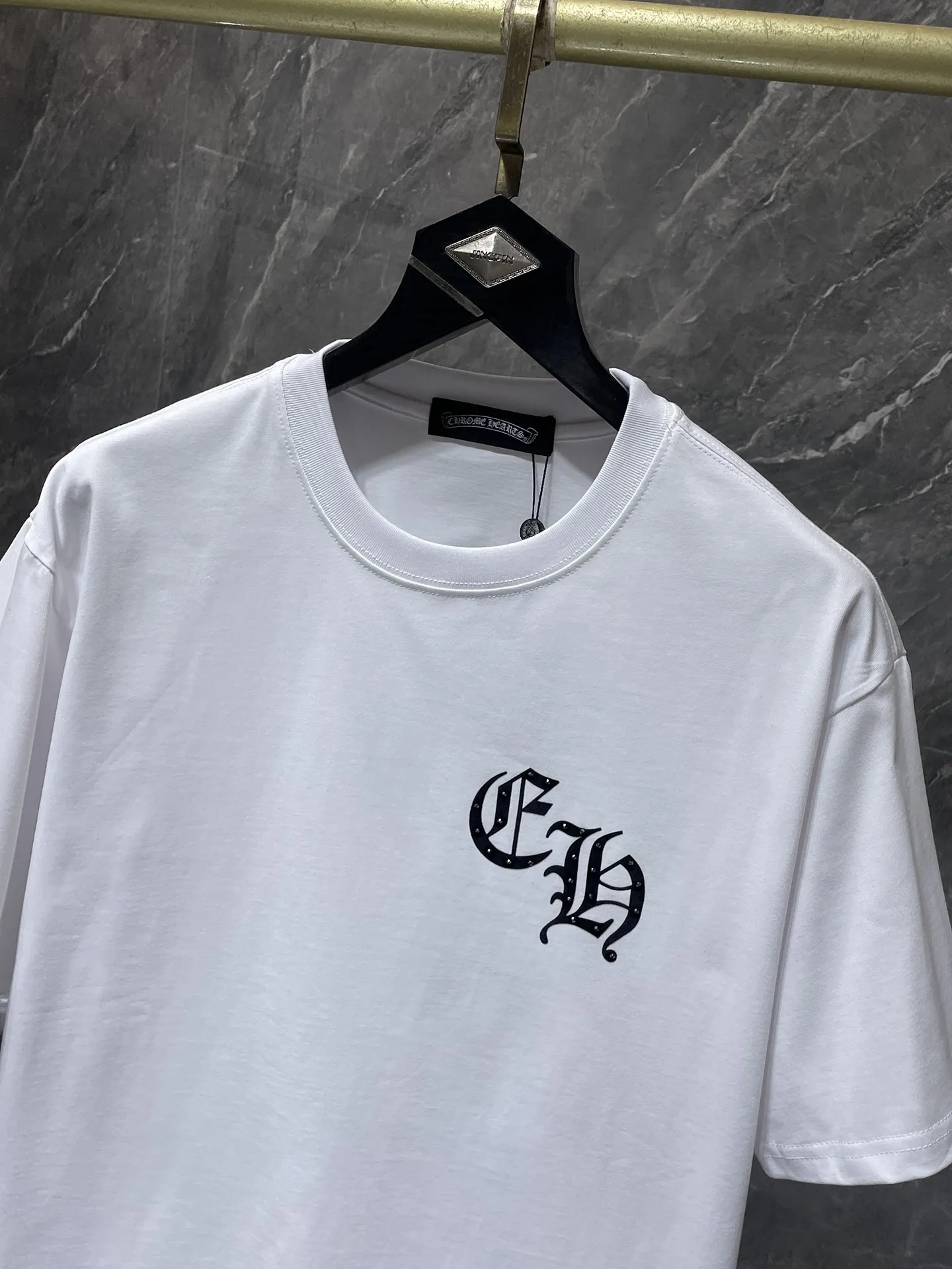 P160 New in summer Chrome Hearts 25ss High-weight environmentally friendly high-quality top fabric 280g Chrome flocking hot diamond cross horseshoe short sleeves counter synchronization 1:1 replica version Recommended colors: white, black